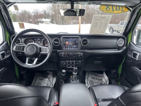 Used 2018 Jeep Wrangler Unlimited Sahara image 33