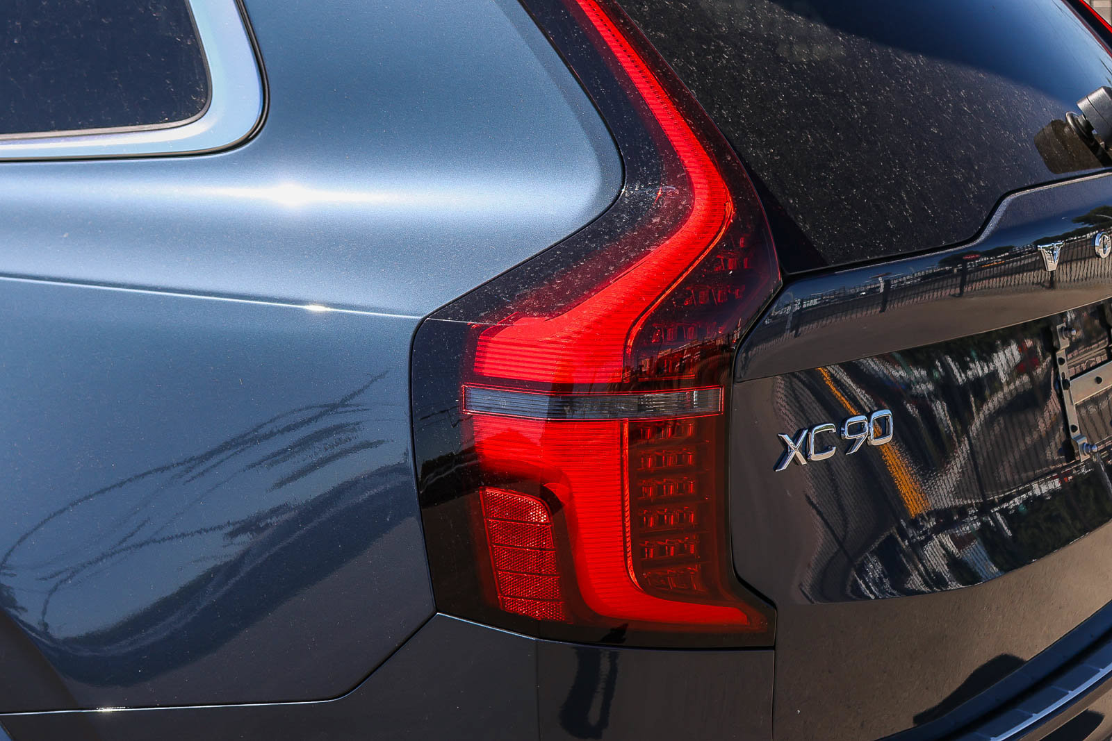 New 2026 Volvo XC90 T8 Plus w/ Protection Package Premier AWD/4WD image 10