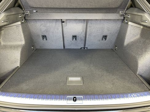 New 2025 Audi Q3 2.0T Premium image 37