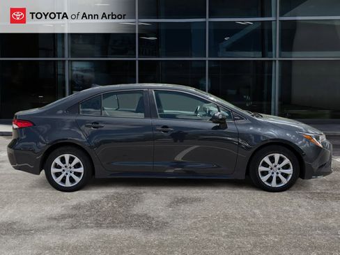 Used 2024 Toyota Corolla LE FWD image 4