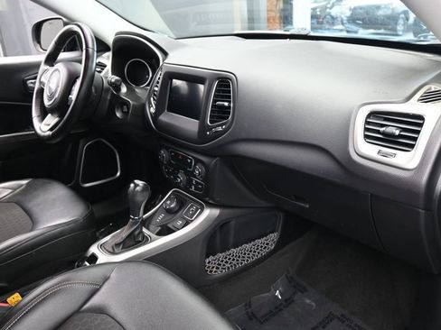 Used 2018 Jeep Compass Latitude w/ Popular Equipment Group AWD/4WD image 46