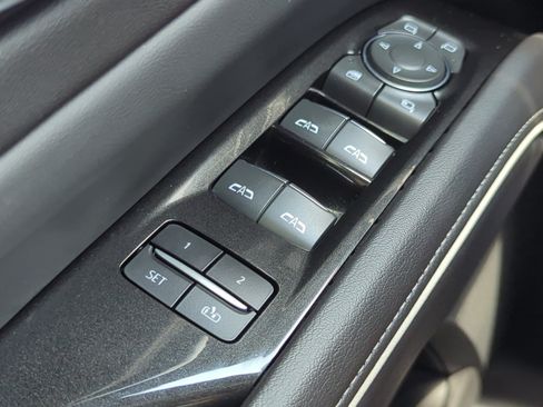 Used 2024 Cadillac Escalade Premium Luxury w/ Performance Package AWD/4WD image 22