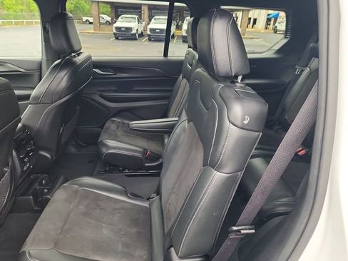 Used 2023 Jeep Grand Cherokee L Laredo AWD/4WD image 24