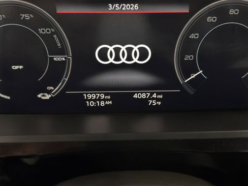 Used 2022 Audi e-tron Premium Plus image 23
