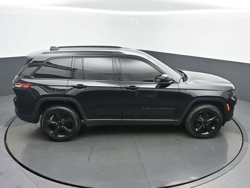 Used 2023 Jeep Grand Cherokee Altitude AWD/4WD image 41