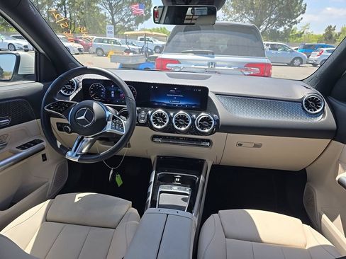 Used 2025 Mercedes-Benz GLA 250 image 6
