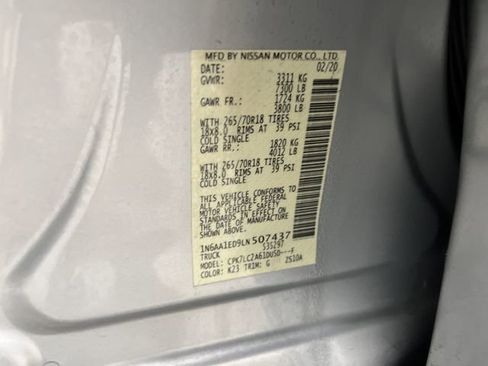 Used 2020 Nissan Titan SV w/ SV Convenience Package image 38