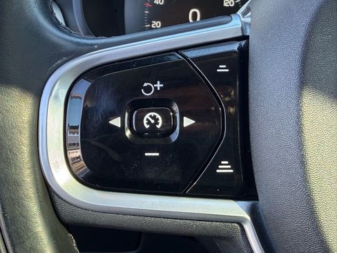 Used 2017 Volvo S90 T6 Momentum w/ Vision Package image 31