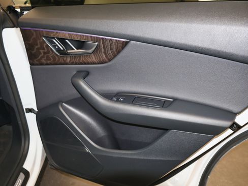 Used 2019 Audi Q8 Premium Plus w/ Premium Plus image 52