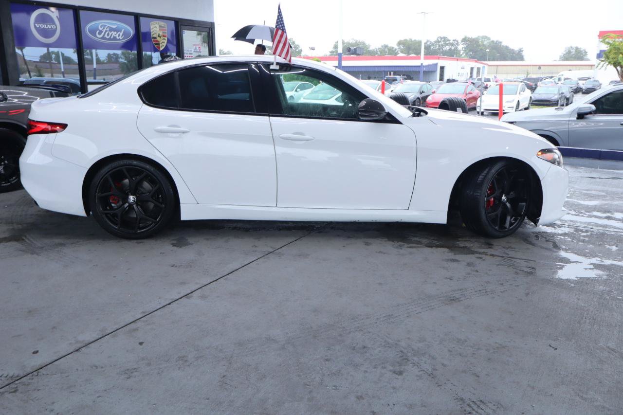 Used 2019 Alfa Romeo Giulia w/ Quick Order Package 22K Sport RWD image 6