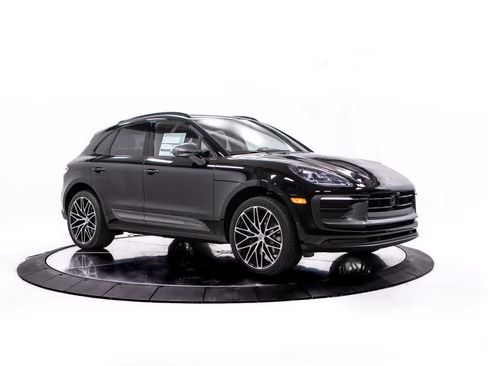 Certified 2026 Porsche Macan Turbo AWD/4WD image 9