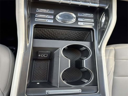 New 2026 Lincoln Nautilus Premier image 21