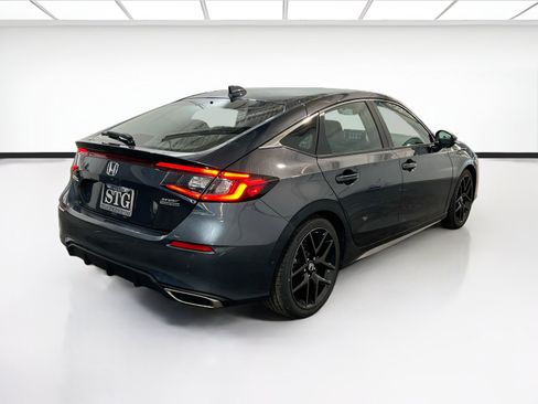 Used 2024 Honda Civic Sport Touring image 4