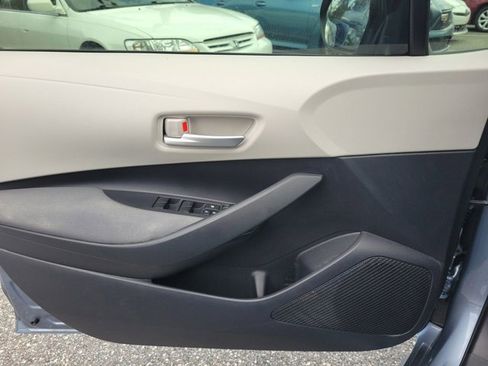 Used 2020 Toyota Corolla LE image 35