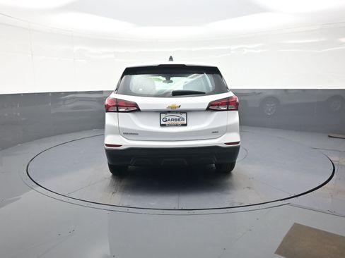 Used 2024 Chevrolet Equinox LS w/ Driver Confidence II Package AWD/4WD image 4