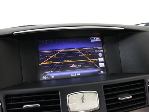 Used 2011 INFINITI M56 x w/ Deluxe Touring Pkg AWD/4WD image 34