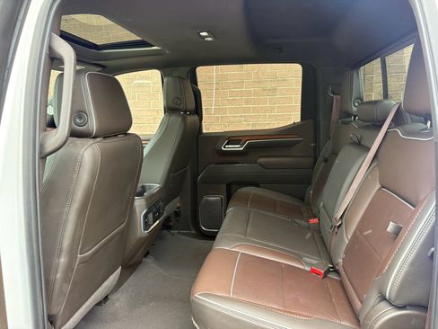 Used 2022 GMC Sierra 1500 Denali w/ Technology Package AWD/4WD image 16