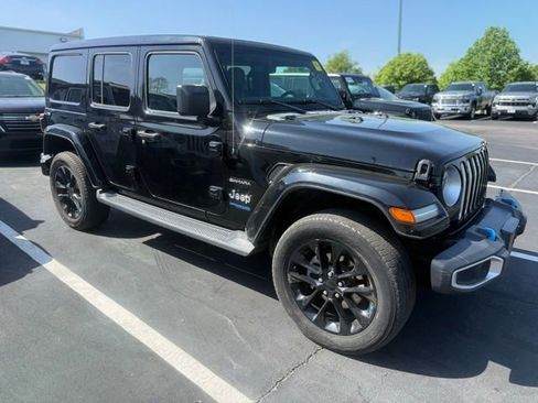 Used 2022 Jeep Wrangler Unlimited Sahara w/ Cold Weather Group image 3