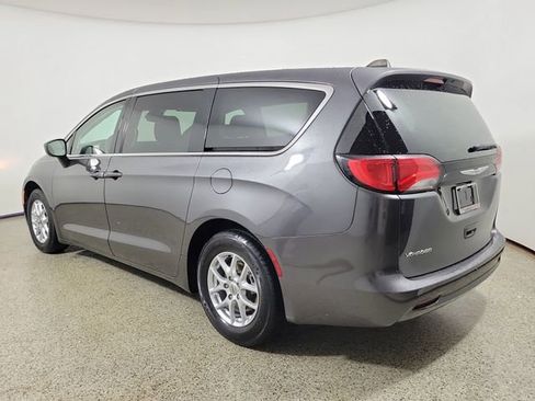 Used 2023 Chrysler Voyager LX FWD image 7