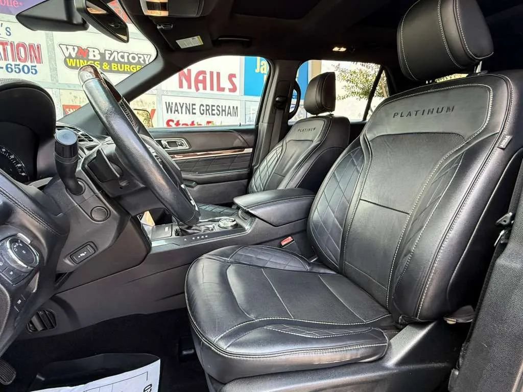 Used 2018 Ford Explorer Platinum AWD/4WD image 10