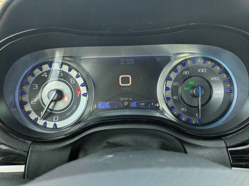 Used 2020 Chrysler 300 S image 28