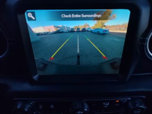 Used 2022 Jeep Gladiator Overland w/ Popular Equipment Package image 8