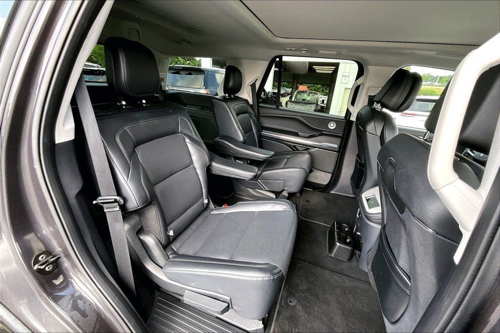 Used 2025 Lincoln Navigator Reserve AWD/4WD image 27