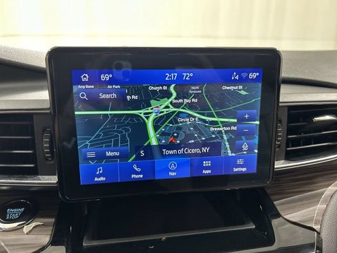 Used 2022 Ford Explorer Limited AWD/4WD image 16