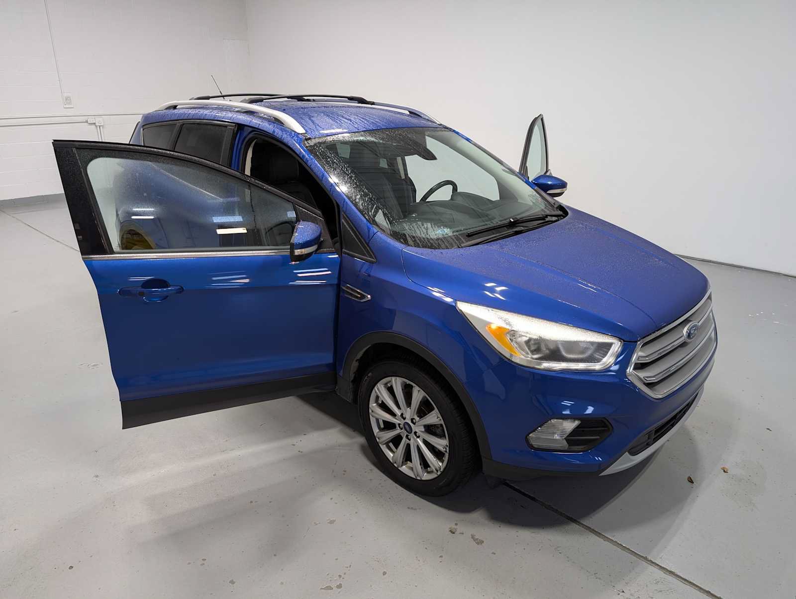 Used 2017 Ford Escape Titanium AWD/4WD image 16