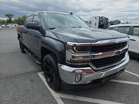 Used 2018 Chevrolet Silverado 1500 LT w/ All Star Edition AWD/4WD image 3