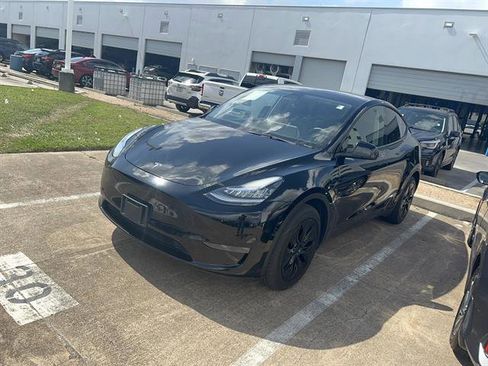 Used 2023 Tesla Model Y Long Range AWD/4WD image 5