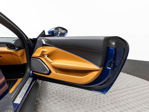 Used 2025 Ferrari Roma Spider image 31