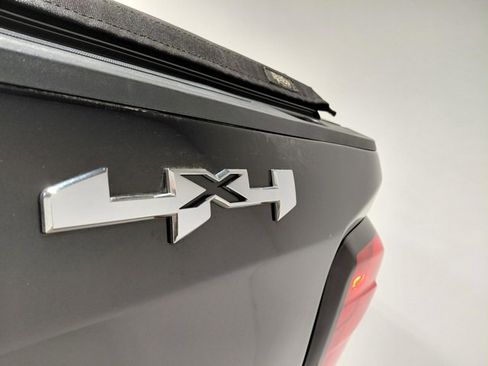 Used 2019 GMC Sierra 1500 SLE w/ SLE Value Package image 19