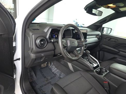 Used 2024 Chevrolet Colorado Trail Boss image 21