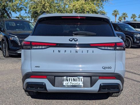 Certified 2025 INFINITI QX60 Luxe w/ Black Edition image 5