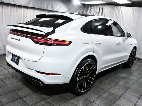 Used 2023 Porsche Cayenne Turbo S image 6