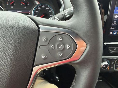 Used 2023 Chevrolet Traverse LT image 40