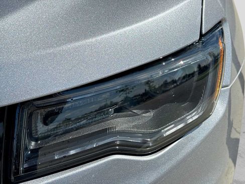 Used 2019 Jeep Grand Cherokee Limited w/ Luxury Group II AWD/4WD image 10