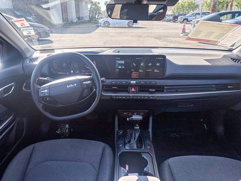 Used 2025 Kia K4 LXS image 16