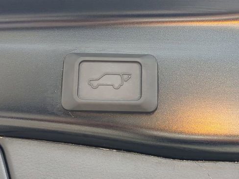 Used 2023 Toyota RAV4 XLE Premium FWD image 15