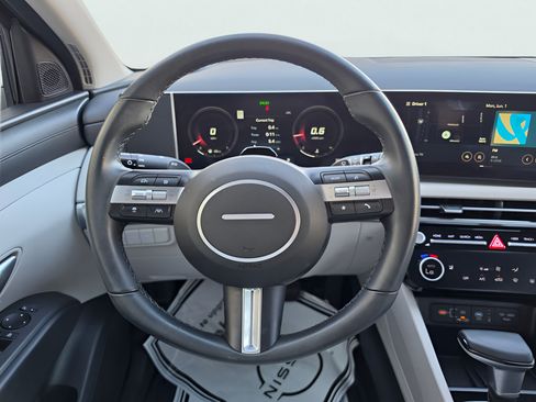 Used 2025 Hyundai Tucson SEL FWD image 21