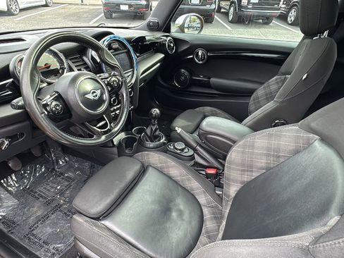 Used 2015 MINI Cooper 2-Door Hardtop FWD image 9