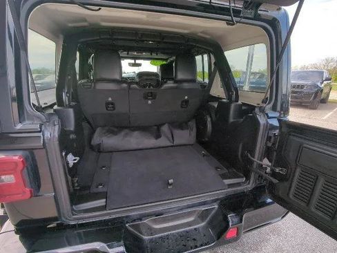 Certified 2022 Jeep Wrangler Unlimited Sahara AWD/4WD image 33