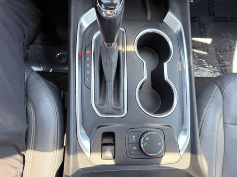Used 2019 Chevrolet Traverse Premier w/ Driver Confidence II Package FWD image 33