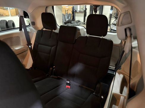 Used 2019 Dodge Grand Caravan SE FWD image 20