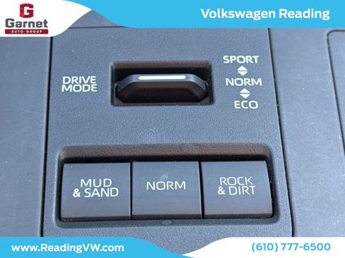 Used 2024 Toyota Highlander XLE image 26