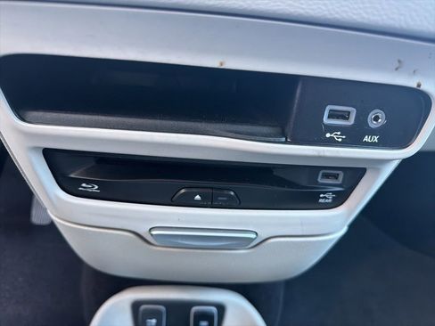 Used 2019 Chrysler Pacifica Touring-L Plus w/ Advanced Safetytec Group image 43