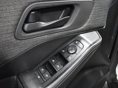 Used 2021 Nissan Rogue S image 14