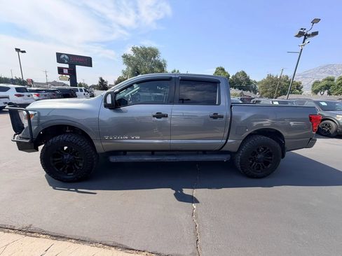 Used 2018 Nissan Titan SV w/ SV Convenience Package AWD/4WD image 7