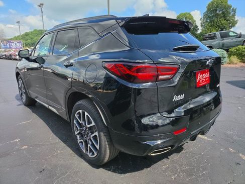 Used 2025 Chevrolet Blazer RS AWD/4WD image 3